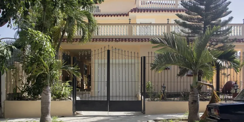 Venta de casa independiente en Miramar