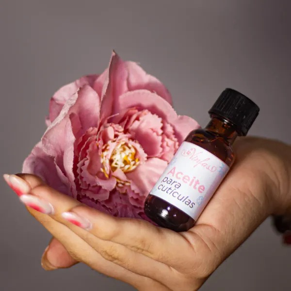 Nos especializamos en la elaboración de cosméticos naturales y nos comprometemos en brindarte la mejor experiencia y productos de calidad como mereces.Cada uno de nuestros productos es elaborado totalmente a mano y con ingredientes 100% naturales y de alta calidad.