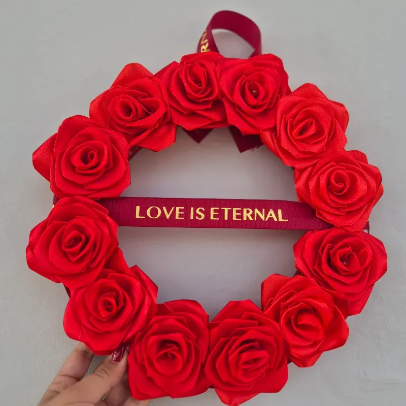 Corona de rosas eternas 