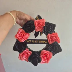 Corona de rosas eternas 