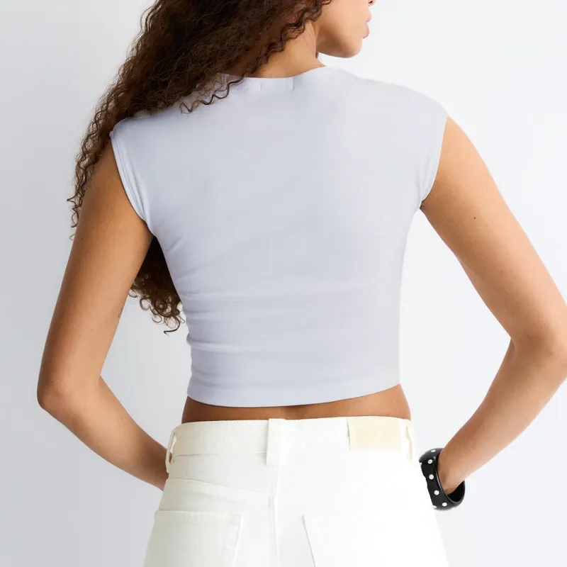 Camiseta ajustada crop Stradivarius