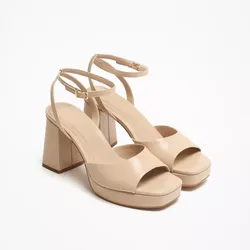 Sandalia tacón plataforma Lefties