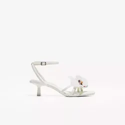 Sandalias tacón flor Bershka