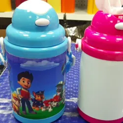 Botella de agua con cinta