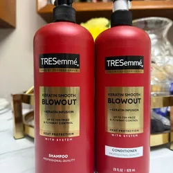 TRESemmé Keratin Smooth Blowout 