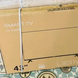 Smart TV Visión 43 pulgadas con cajita interna y soporte a la pared 