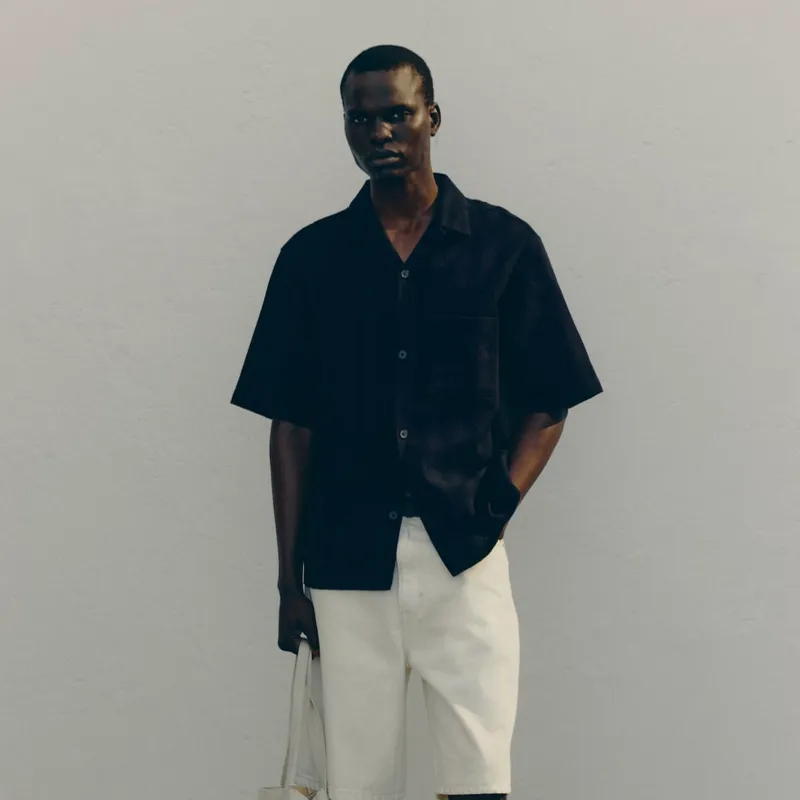 Camisa negra con textura