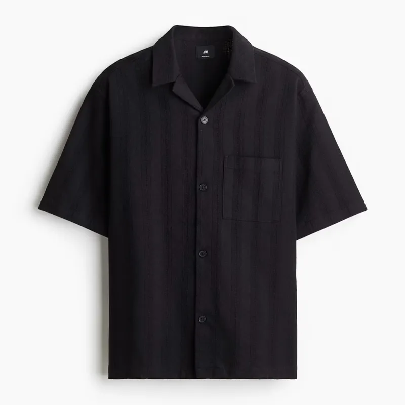 Camisa negra con textura