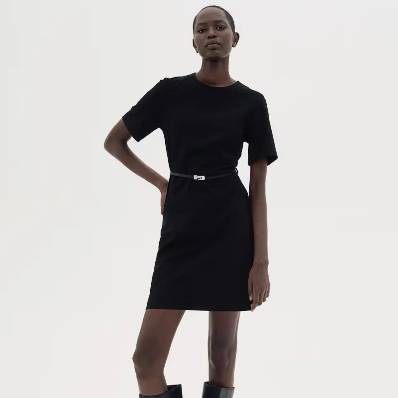 Vestido con cinturón 
