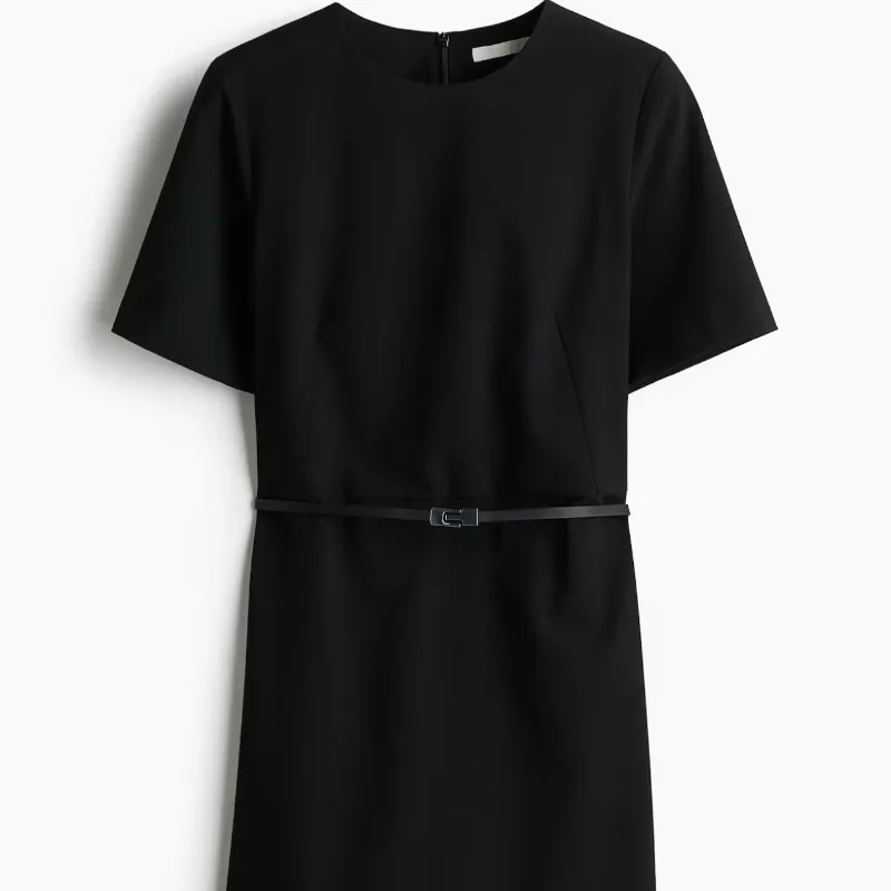 Vestido con cinturón 
