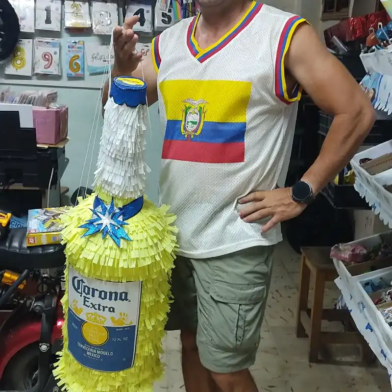 Piñata en forma de botella 