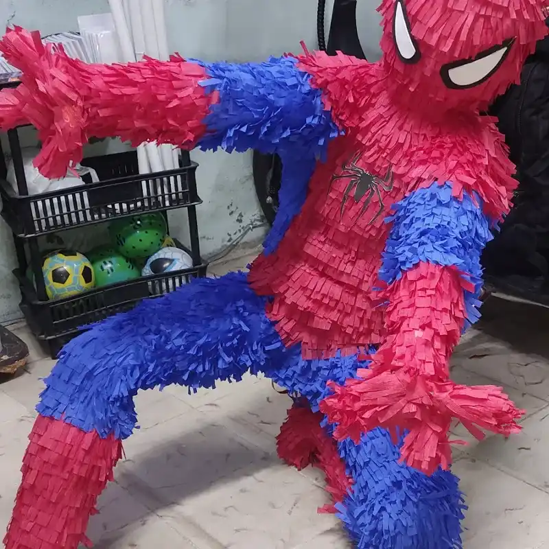 Piñata spiderman 