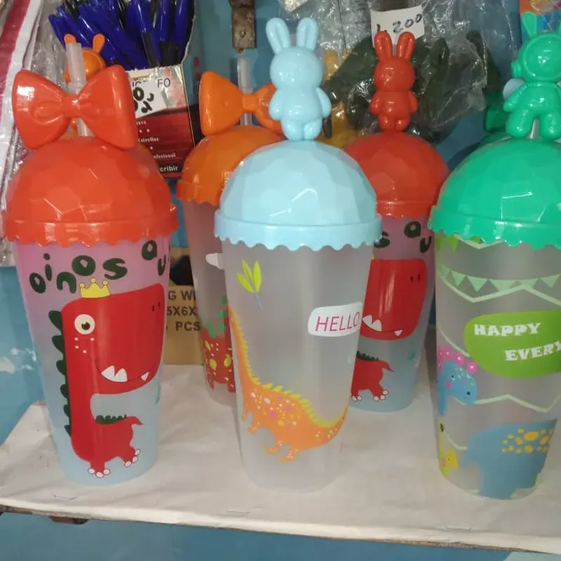 Vasos plásticos grandes 