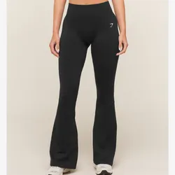 Everyday Seamless Flared Leggings