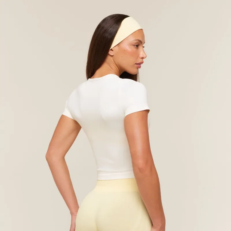 Everyday Seamless Tight Fit Crew