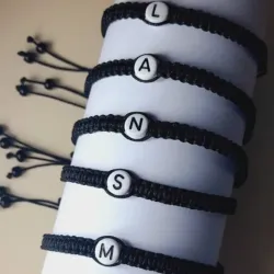 Pulseras con iniciales