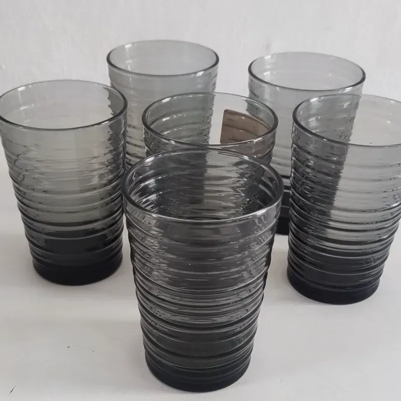 Juegos de vasos grises