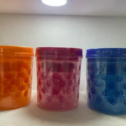 ✅Envase de plástico de 4 piezas.