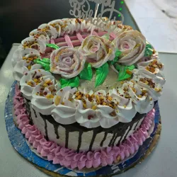 Cake de 26 cm relleno de crema mantequilla de chocolate o vainilla