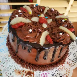 Cake de 26 cm. Relleno de mousse + chocolate con almendras 