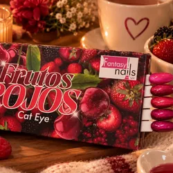 Cat eyes frutos rojos