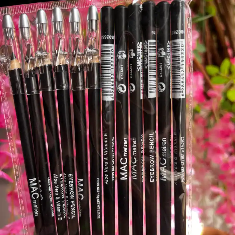 Lápiz negro para delineado