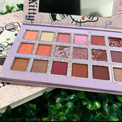 Paleta de maquillaje kitty