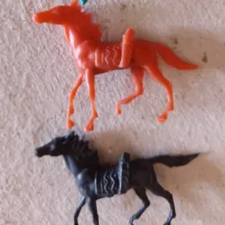 Caballos plásticos