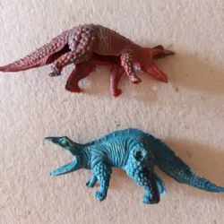 Dinosaurios plásticos