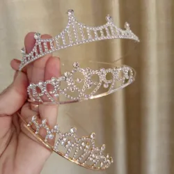 Tiaras de metal plateadas y doradas con brillantes