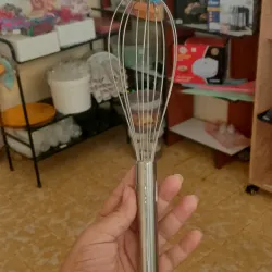 Batidor manual metálico