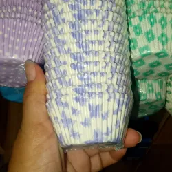 Capacillos (25-30u) blanco estampado morado d mariposas