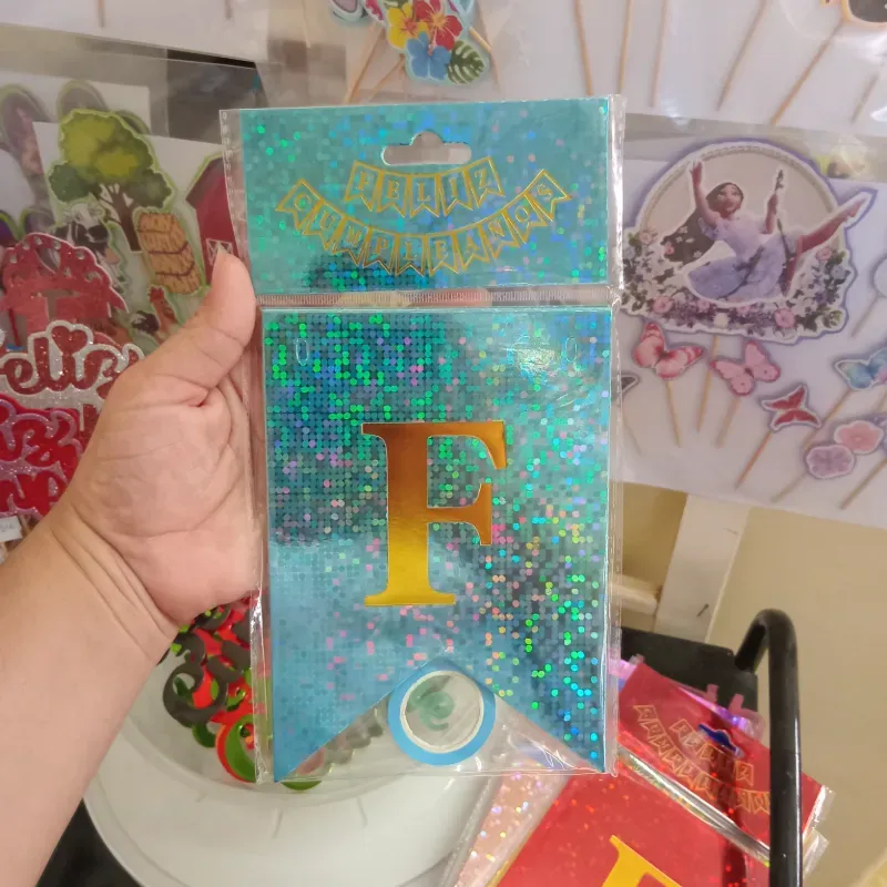 Cartel feliz cumpleaños azul claro para colgar