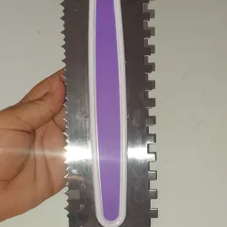 Espátula metálica picos con cuadros #2