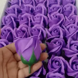 Rosa plástica morada