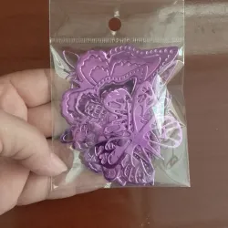 Se mariposas moradas de cartulina 