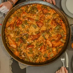 Paella Valenciana (Estilo Lindón para 4 personas)