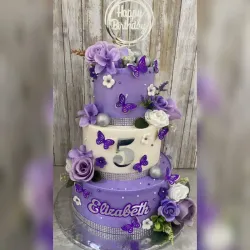 CAKE PERSONALIZADO DE 3 PISOS - VAINILLA