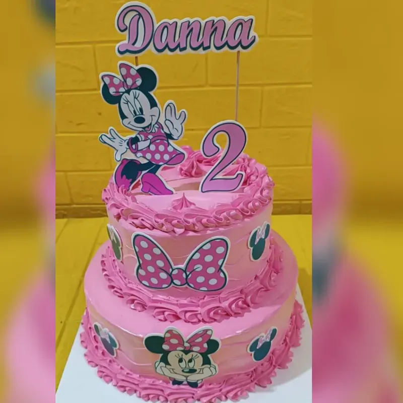 CAKE TEMÁTICO DE MINNIE