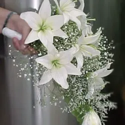 Bouquet de 9 flores en forma de cascada 