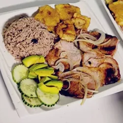 Lomo ahumado Deshuesado+Congris+vianda frita +ensalada