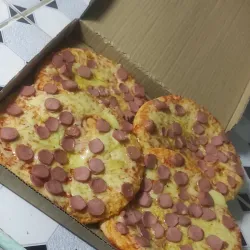 Pizza De+Queso y Salchicha 