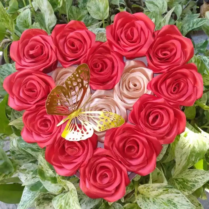 Caja corazón de 15 rosas eternas 
