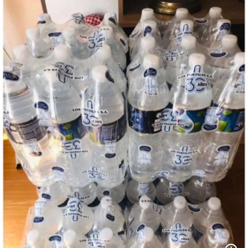 Agua embotellada 