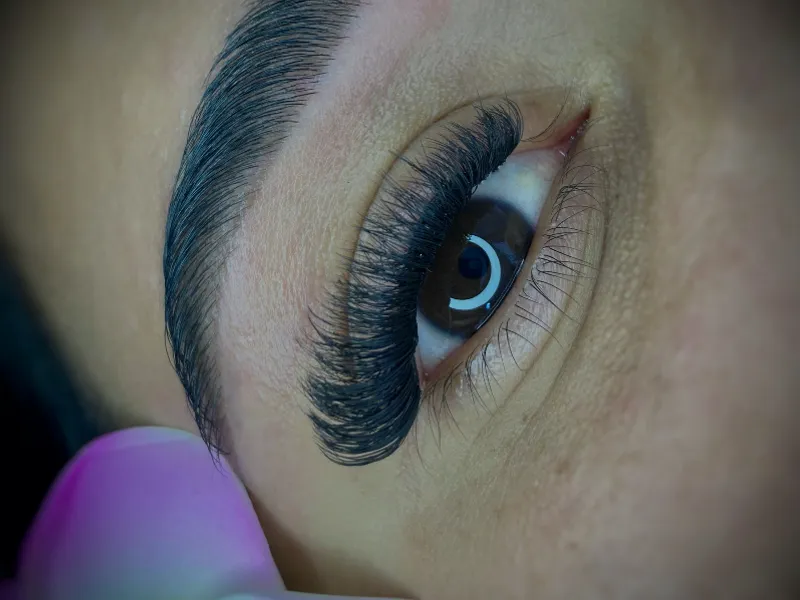 Extensiones de Pestañas por Punto 