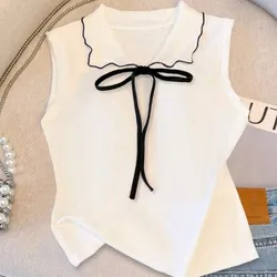 Blusa con adorno