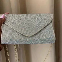 Bolso de Brillo y Cadenas Doradas
