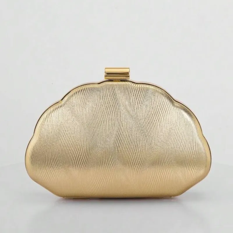 Carterita dorada elegante 