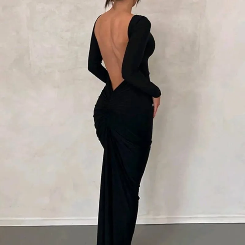 Vestido negro ajustado 