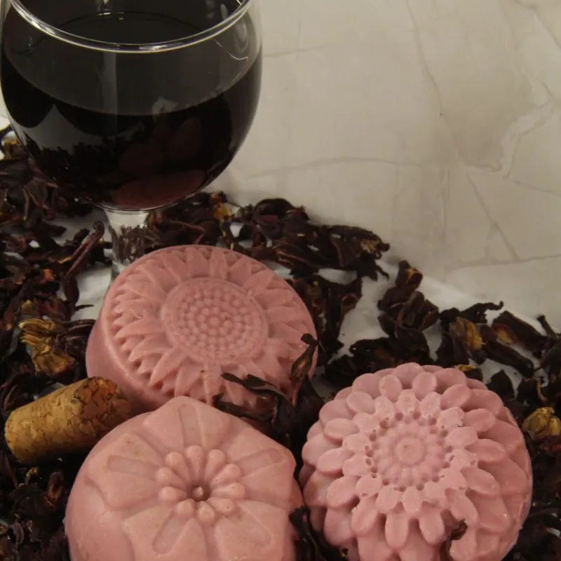 Jabón flor de jamaica y vino tinto 100g